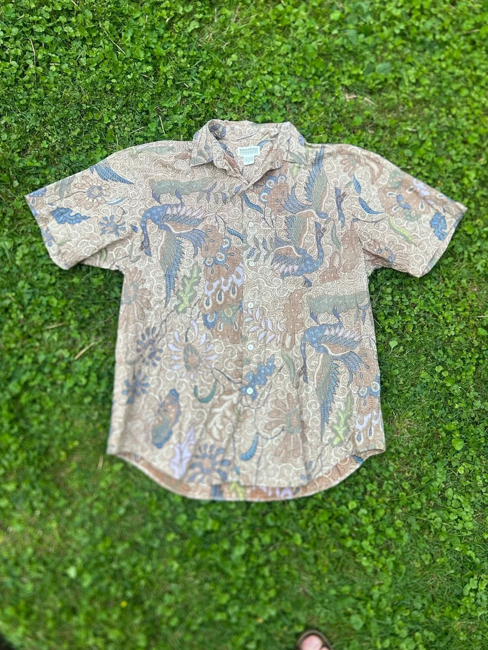 vintage banana republic Peacock print short sleeve button up